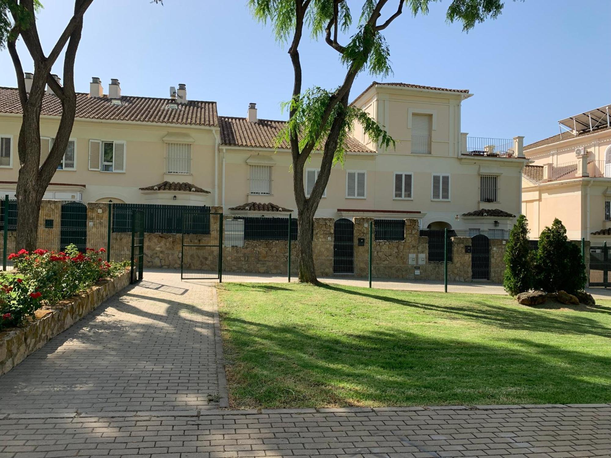 Bonita Casa En Entorno Idilico Villa Tomares Bagian luar foto